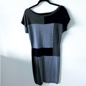The Limited Short-sleeved Color Block Sweater Dress